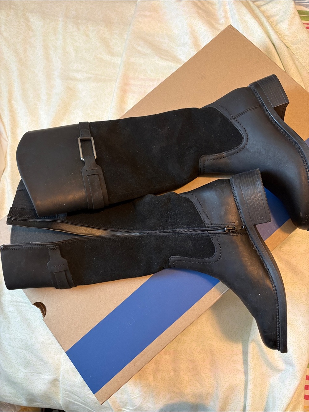 Clarks Black tall


Suede & Leather Boots